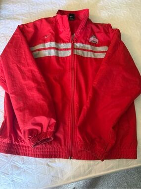 Nike Men’s Red Full-Zip Puffer Jacket with White Stripes. Size Large